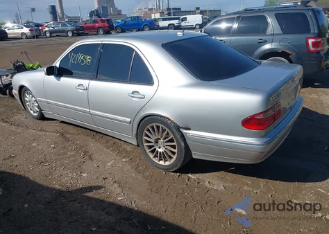 2001 Mercedes-Benz E 320 from USA, damaged, VIN WDBJF65J61B373135